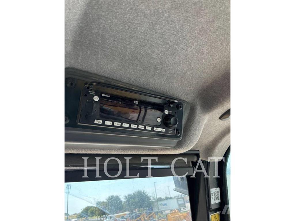 CAT 745 铰接式自卸车