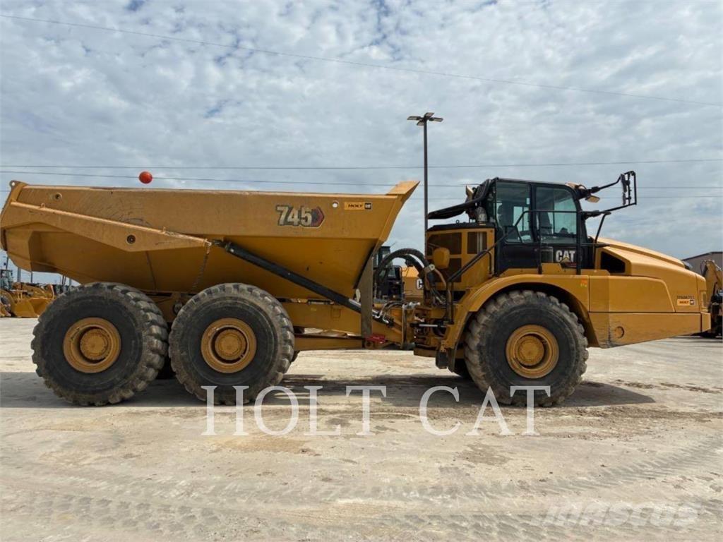 CAT 745 铰接式自卸车