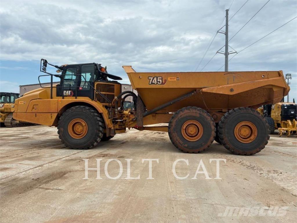 CAT 745 铰接式自卸车