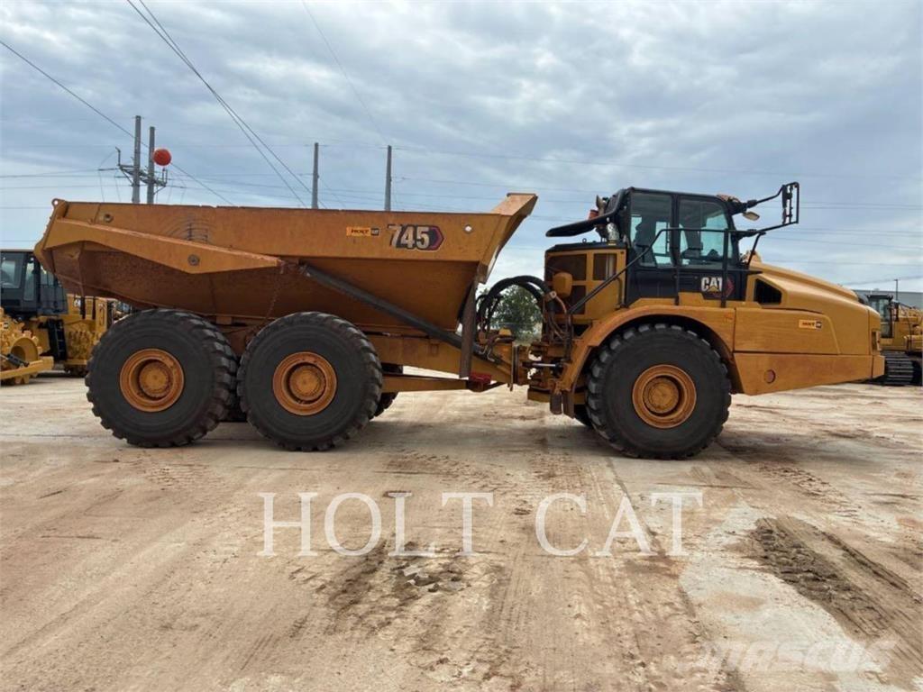 CAT 745 铰接式自卸车