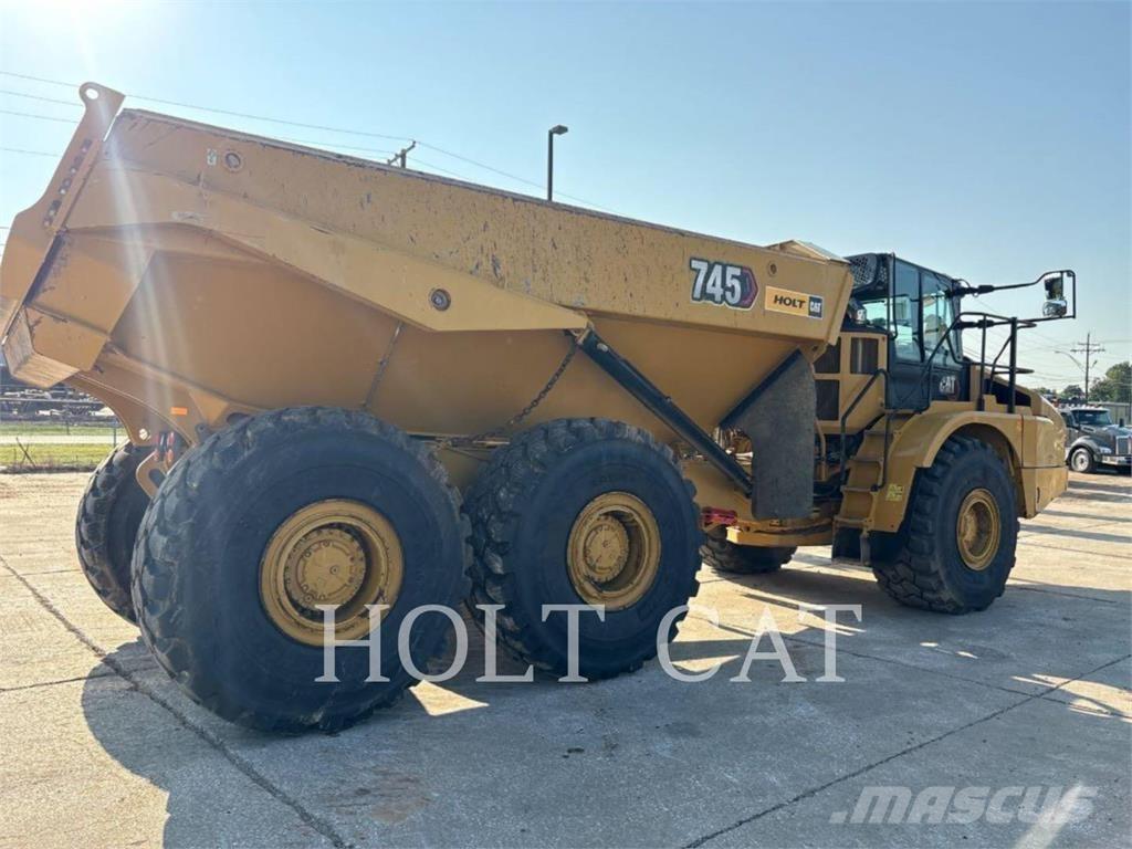 CAT 745 铰接式自卸车
