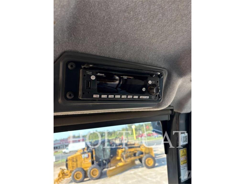 CAT 745 铰接式自卸车