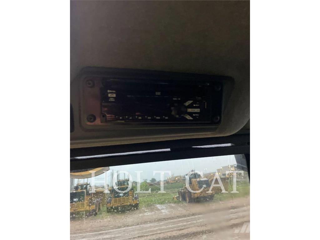 CAT 745 铰接式自卸车