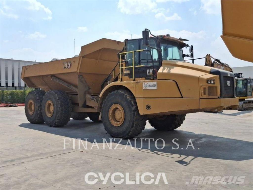 CAT 745 铰接式自卸车