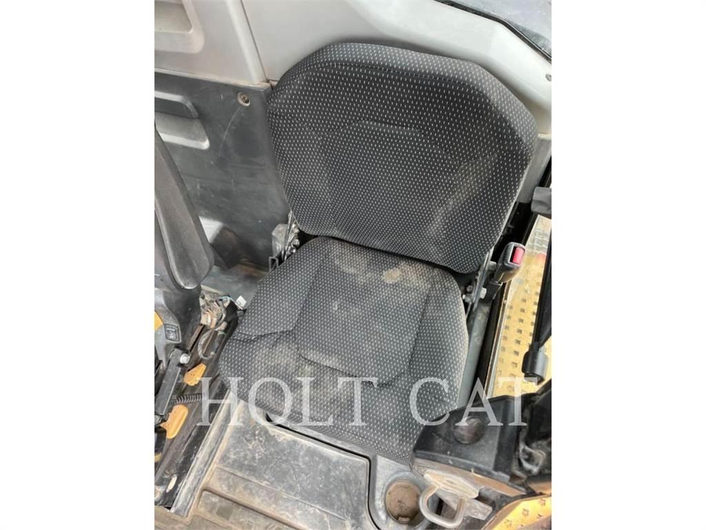 CAT 745 铰接式自卸车