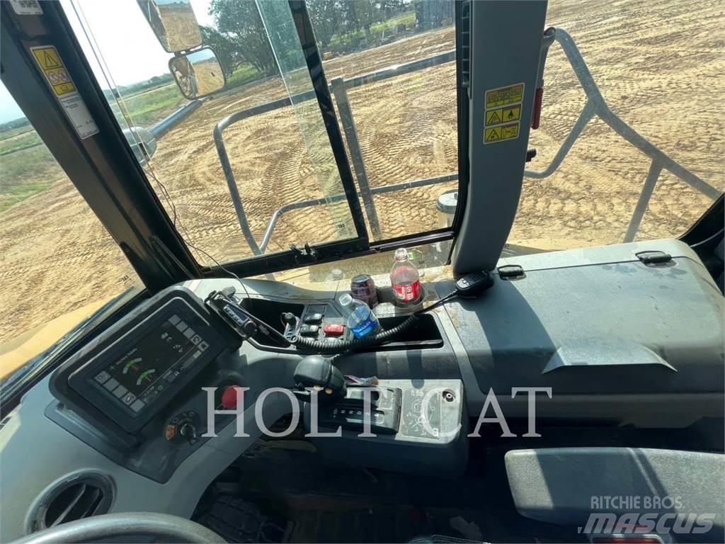 CAT 745-04 铰接式自卸车