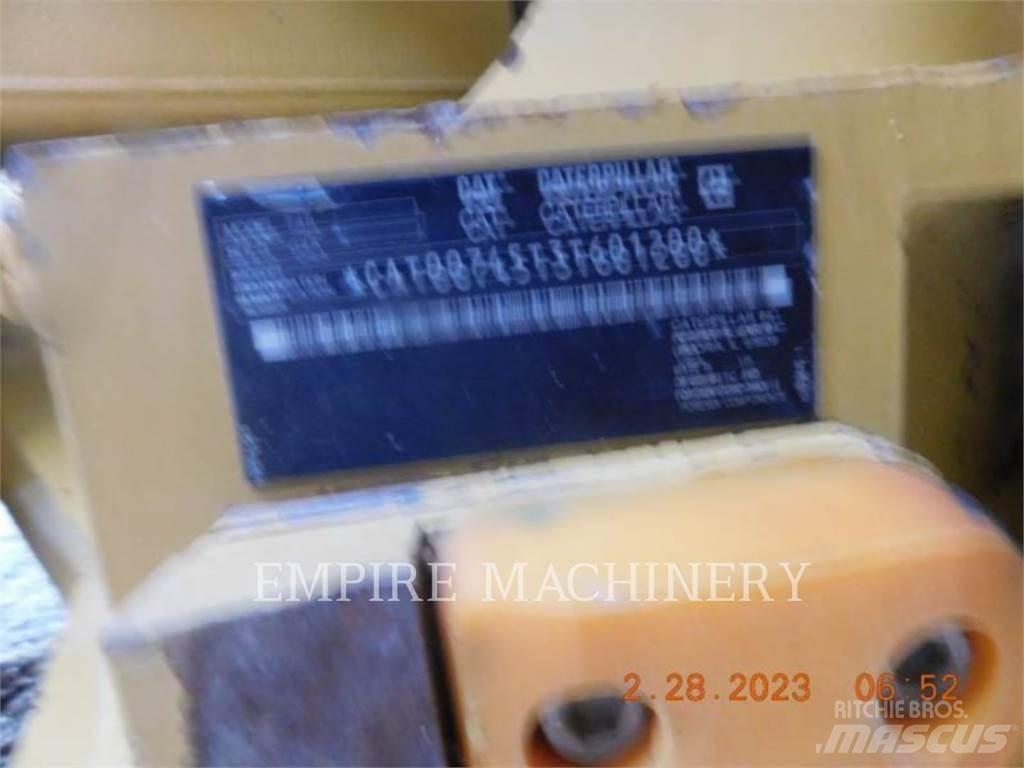 CAT 745-04 铰接式自卸车