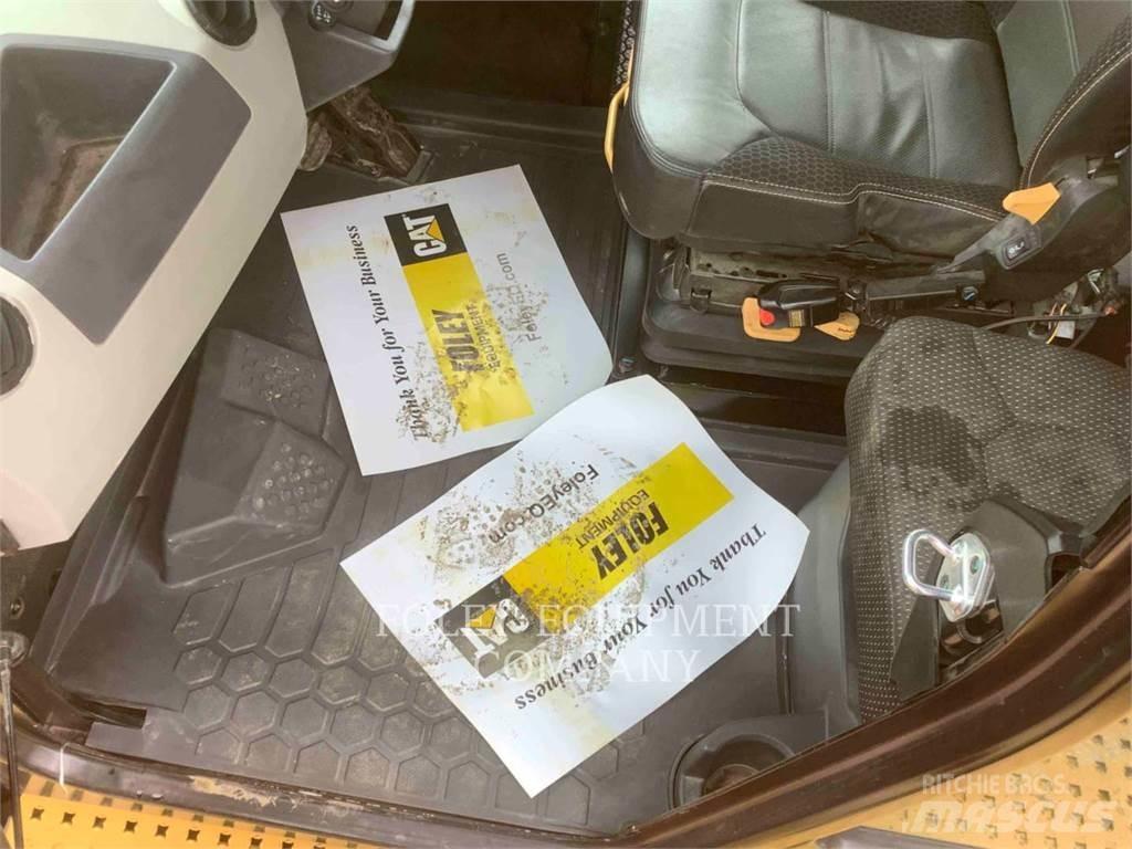 CAT 745-04 铰接式自卸车
