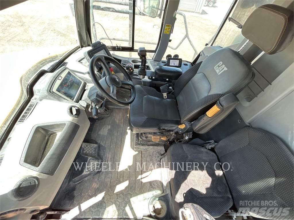 CAT 745 W/PAN 铰接式自卸车