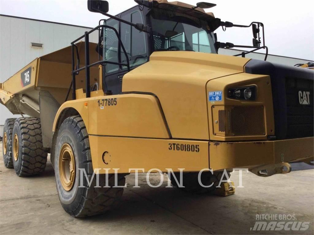 CAT 74504 铰接式自卸车