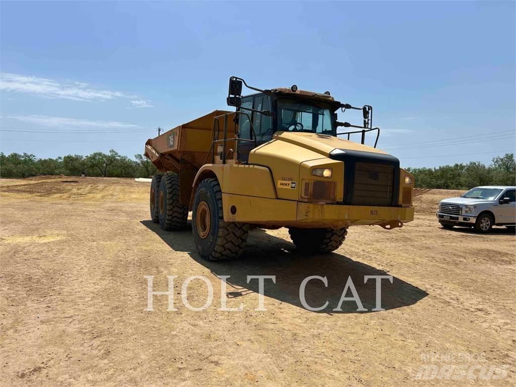 CAT 74504 铰接式自卸车