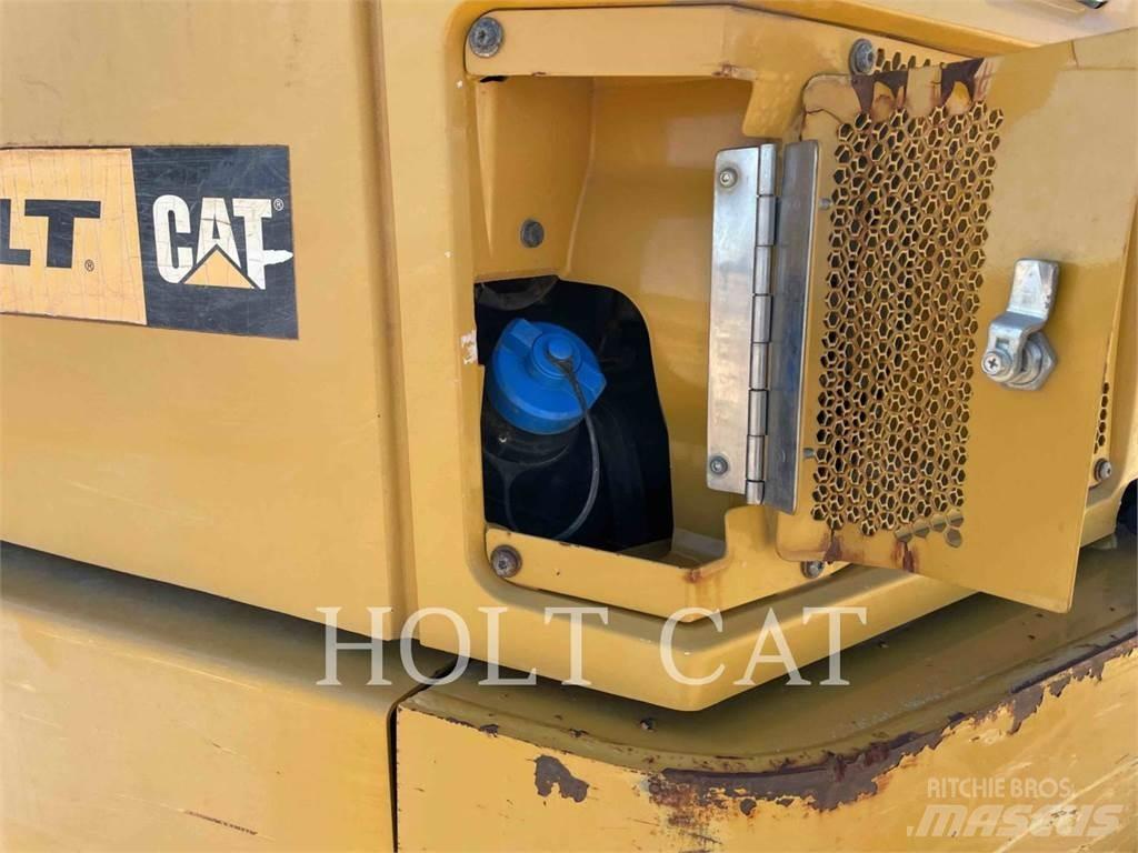 CAT 74504 铰接式自卸车
