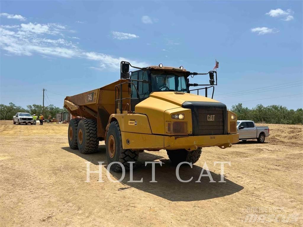 CAT 74504 铰接式自卸车