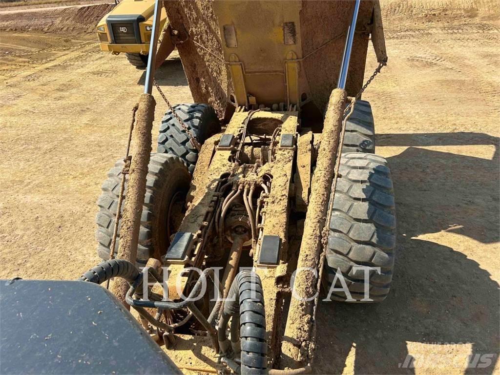 CAT 74504 铰接式自卸车