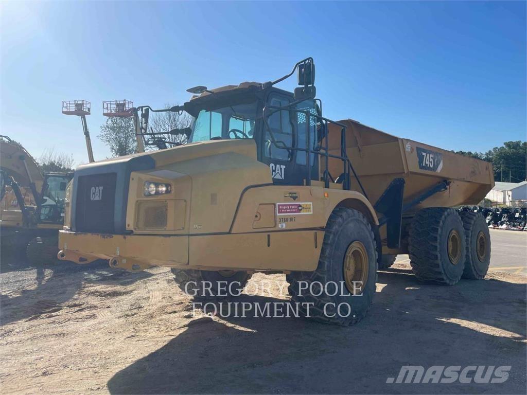 CAT 74504 铰接式自卸车