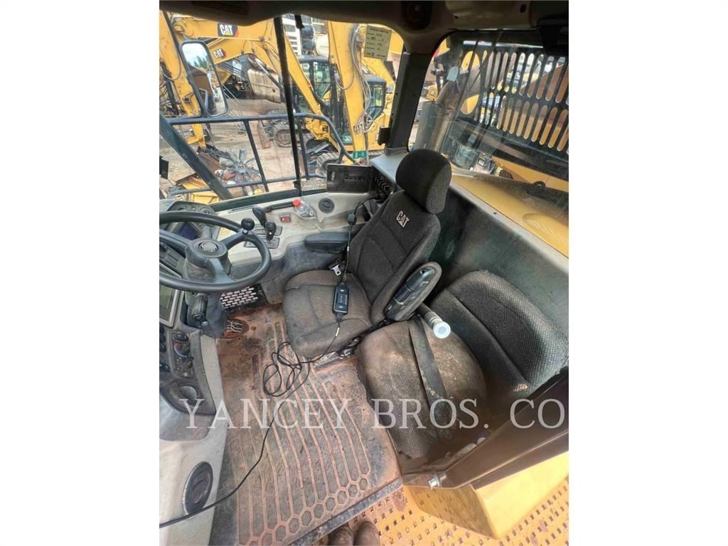 CAT 745C 铰接式自卸车