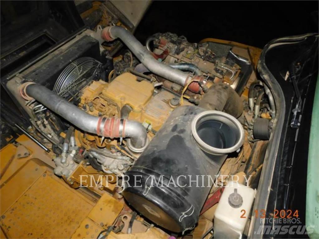 CAT 745C 铰接式自卸车