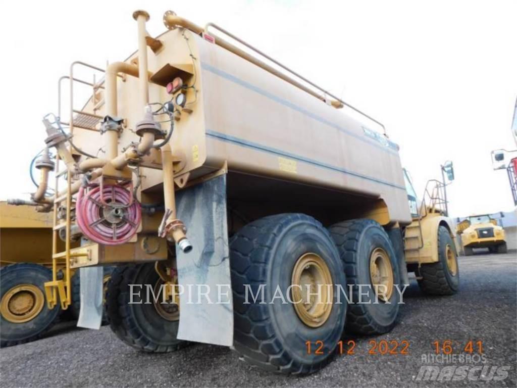 CAT 745C WT 水罐车