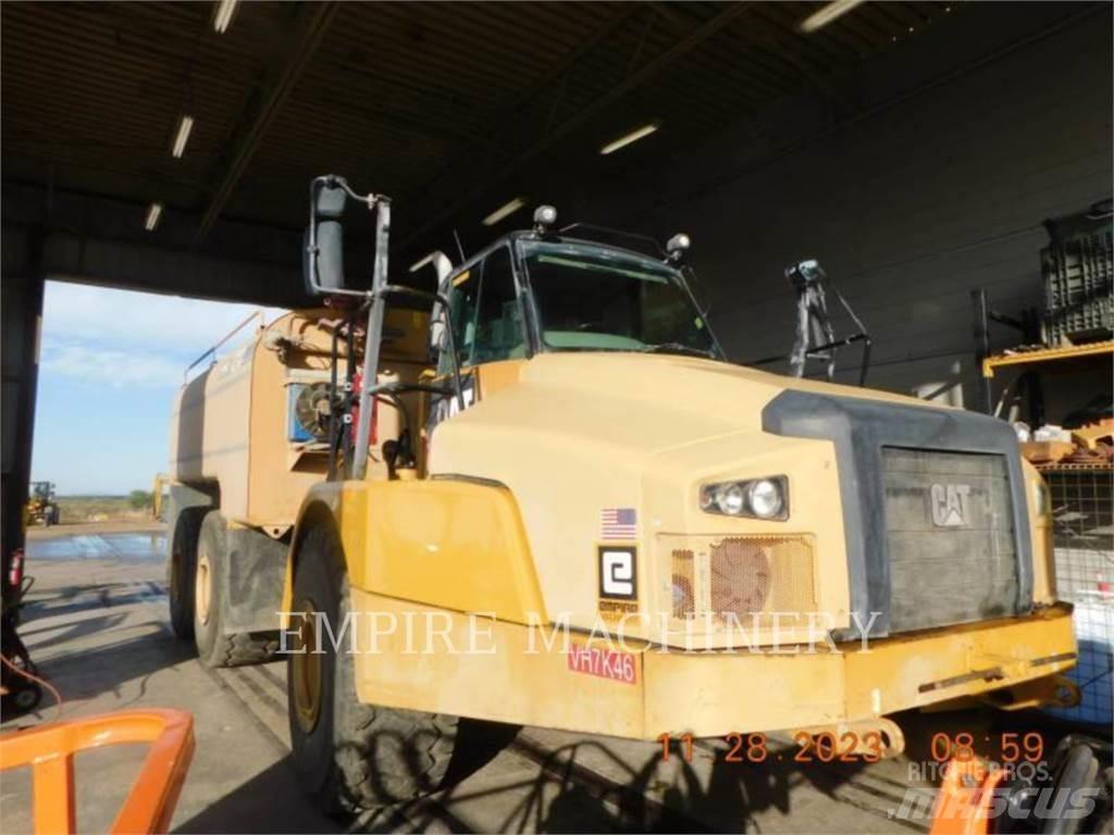 CAT 745C WT 水罐车