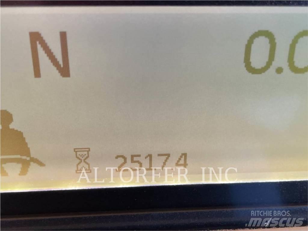 CAT 770G 铰接式自卸车