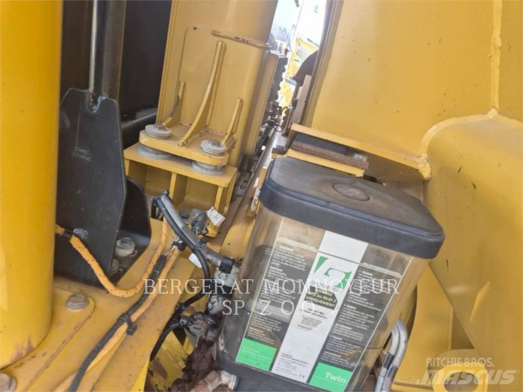CAT 772G 铰接式自卸车