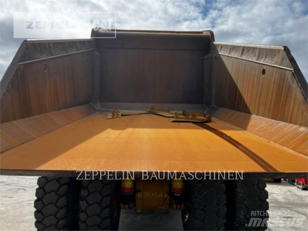 CAT 772G 铰接式自卸车