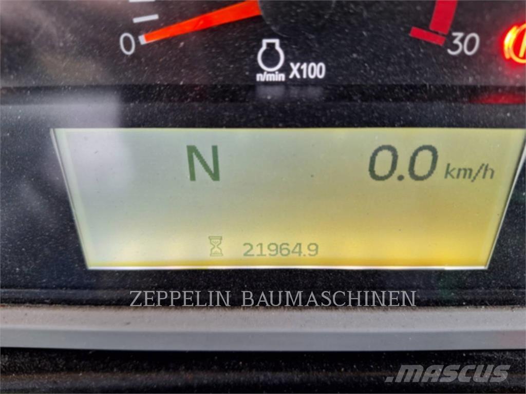 CAT 772G 铰接式自卸车