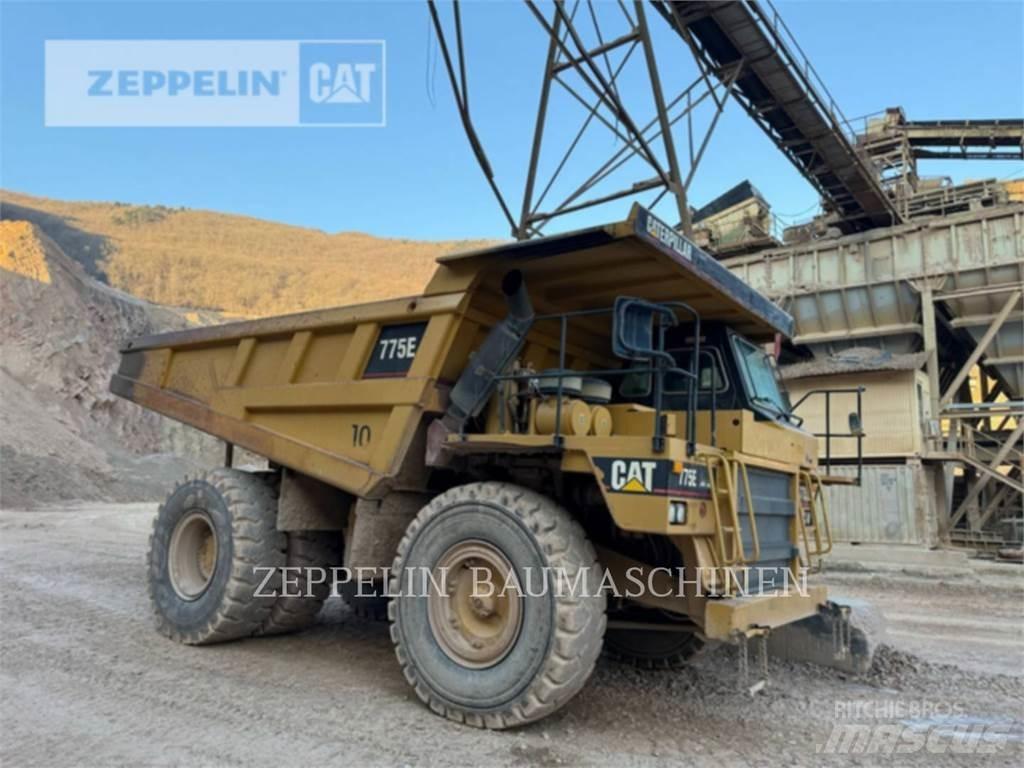 CAT 775E 铰接式自卸车