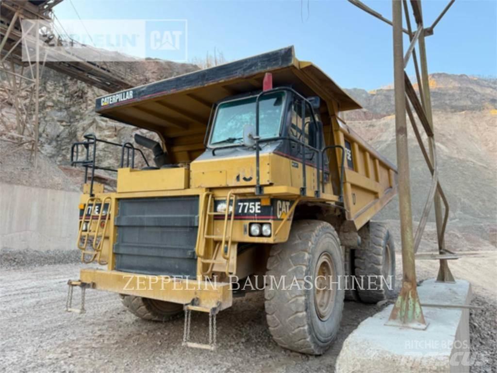 CAT 775E 铰接式自卸车