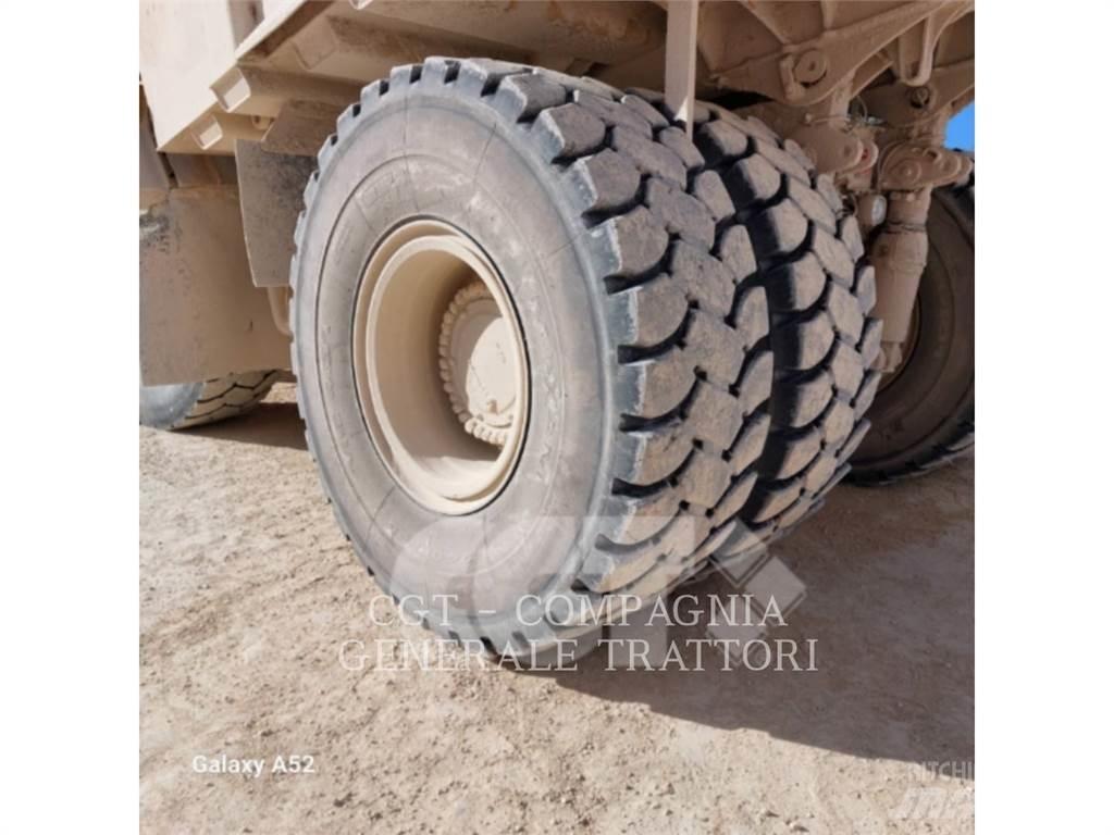 CAT 775F 铰接式自卸车