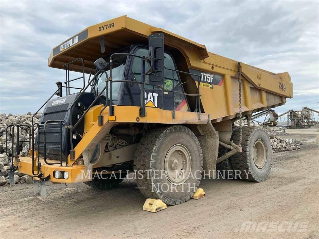CAT 775F 铰接式自卸车