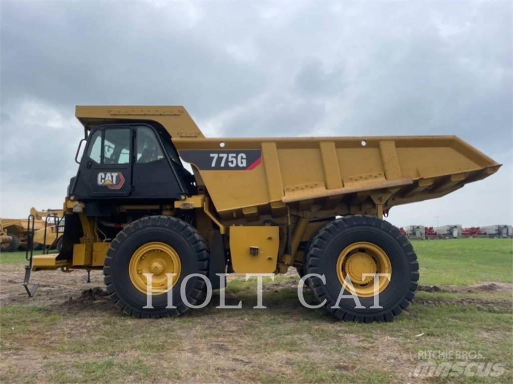CAT 775G 铰接式自卸车