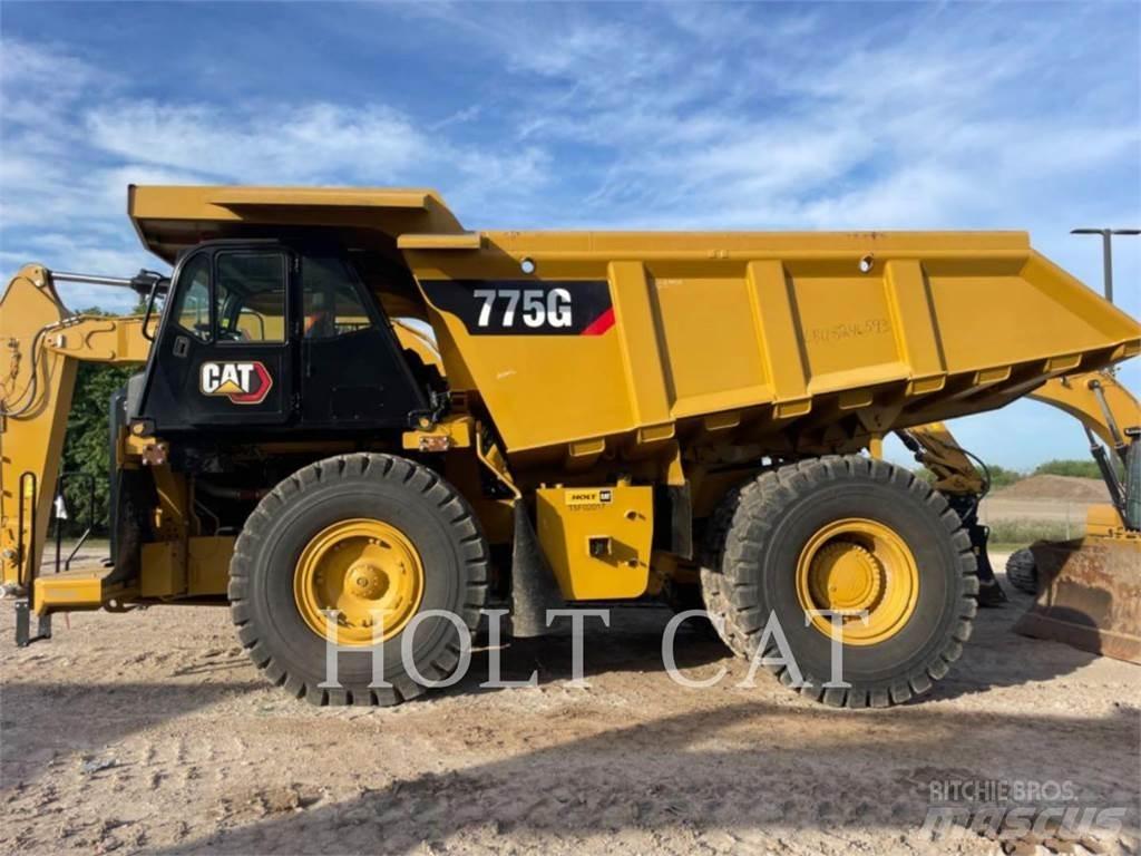 CAT 775G 铰接式自卸车