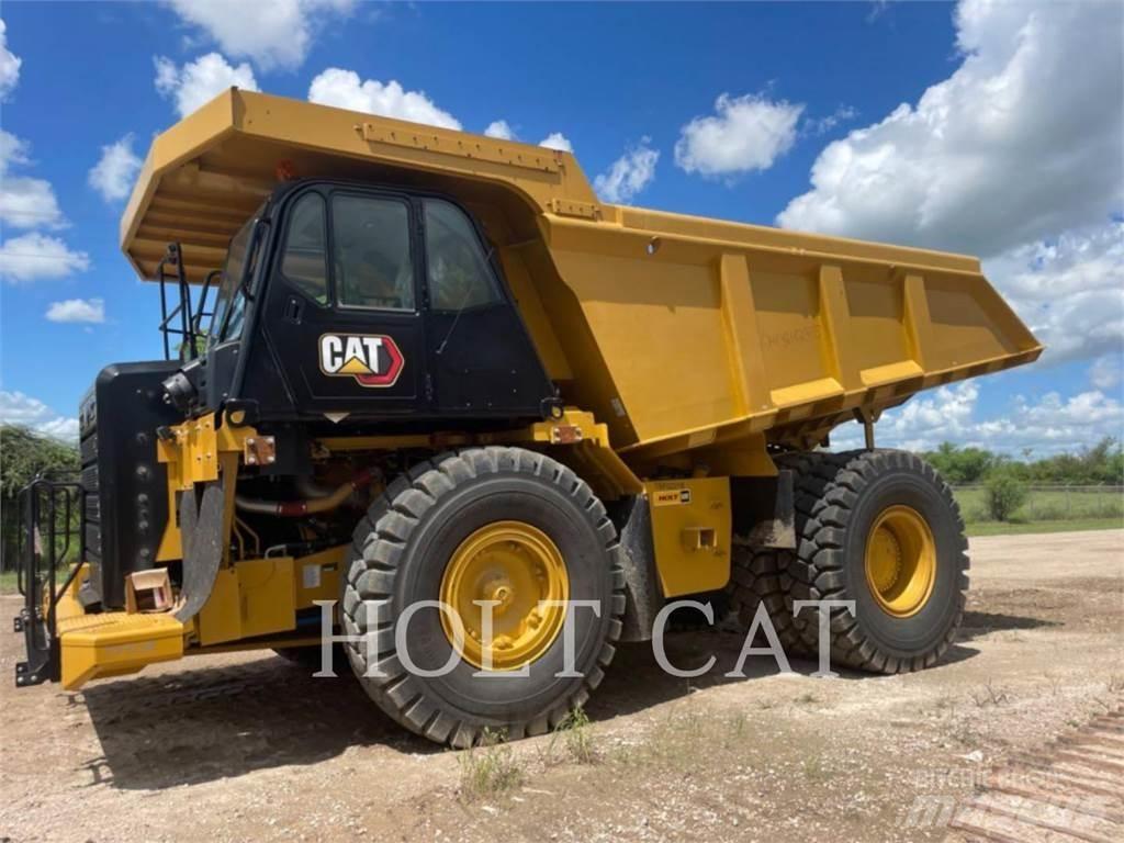 CAT 775G 铰接式自卸车