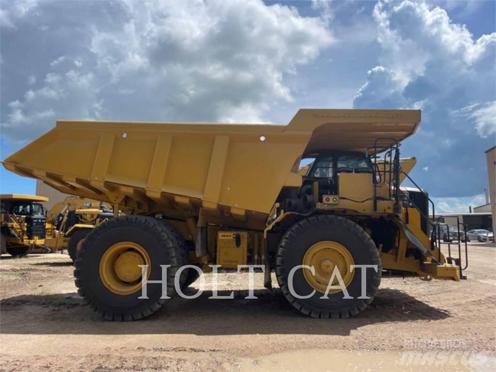 CAT 775G 铰接式自卸车
