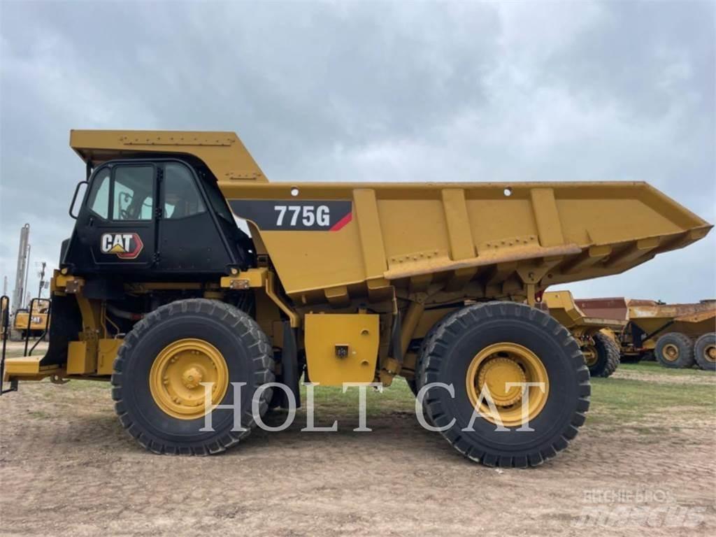 CAT 775G 铰接式自卸车