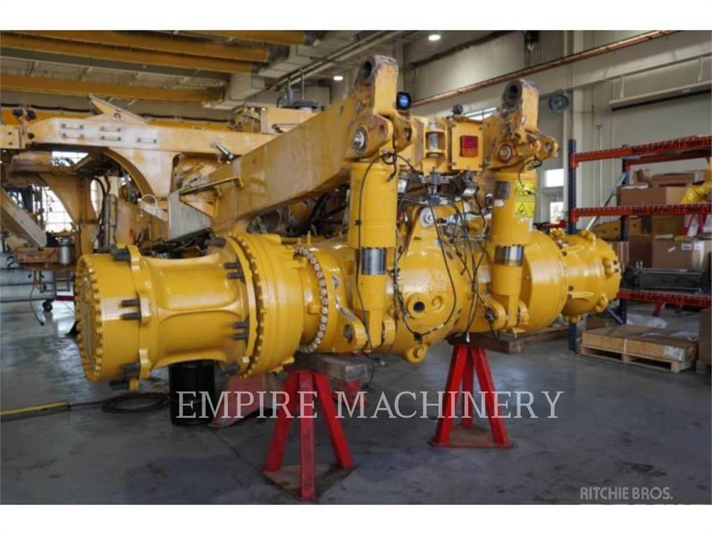 CAT 775G 铰接式自卸车
