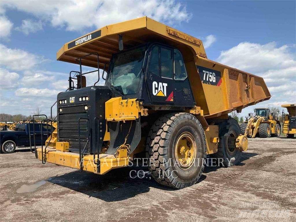 CAT 775G 铰接式自卸车