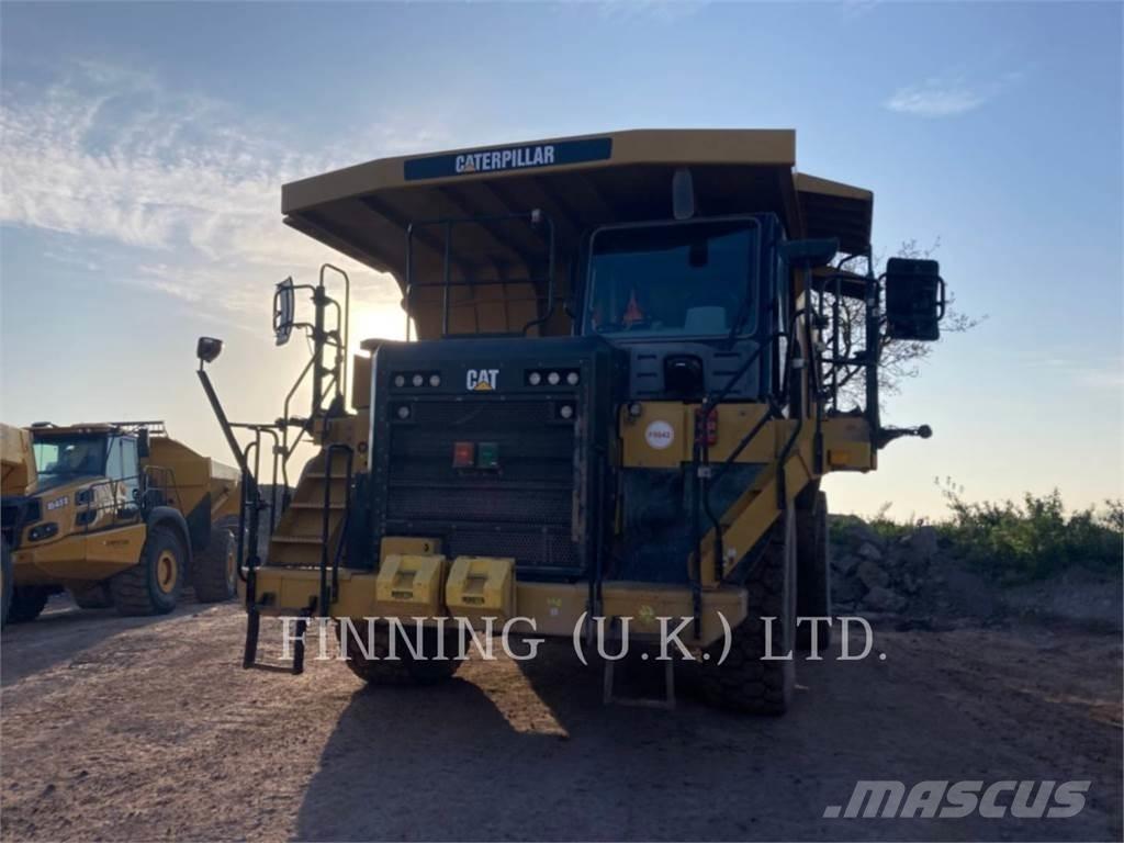 CAT 775G 铰接式自卸车
