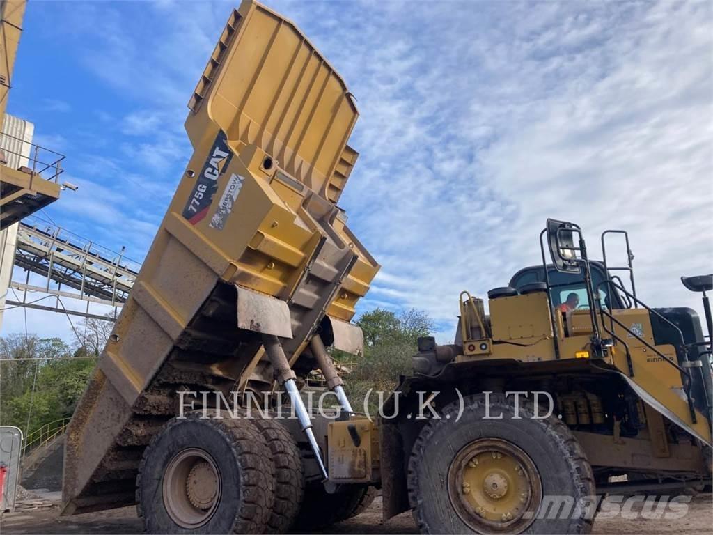 CAT 775G 铰接式自卸车