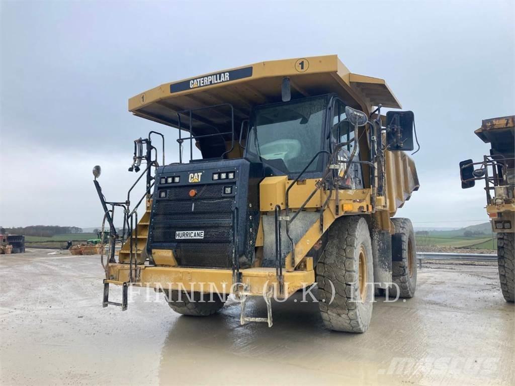 CAT 775G 铰接式自卸车