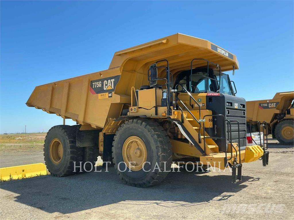 CAT 775G 铰接式自卸车