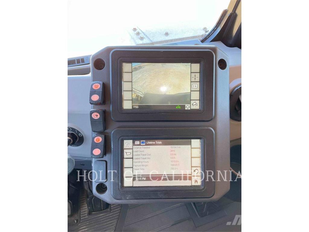 CAT 775G 铰接式自卸车