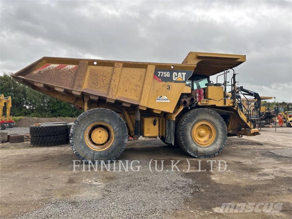 CAT 775G 铰接式自卸车