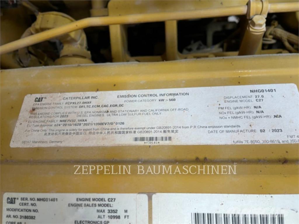 CAT 775G 铰接式自卸车