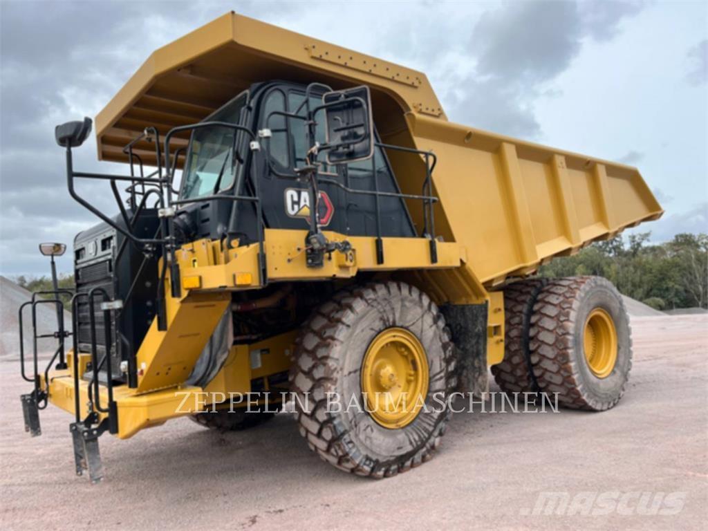 CAT 775G 铰接式自卸车