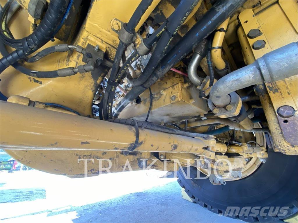 CAT 777E 铰接式自卸车