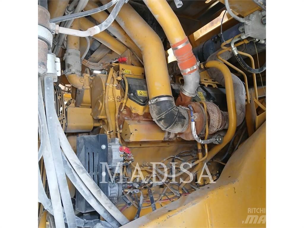 CAT 777F 铰接式自卸车