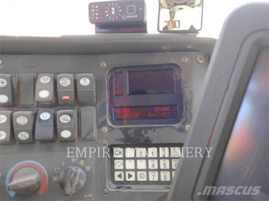 CAT 789D 铰接式自卸车