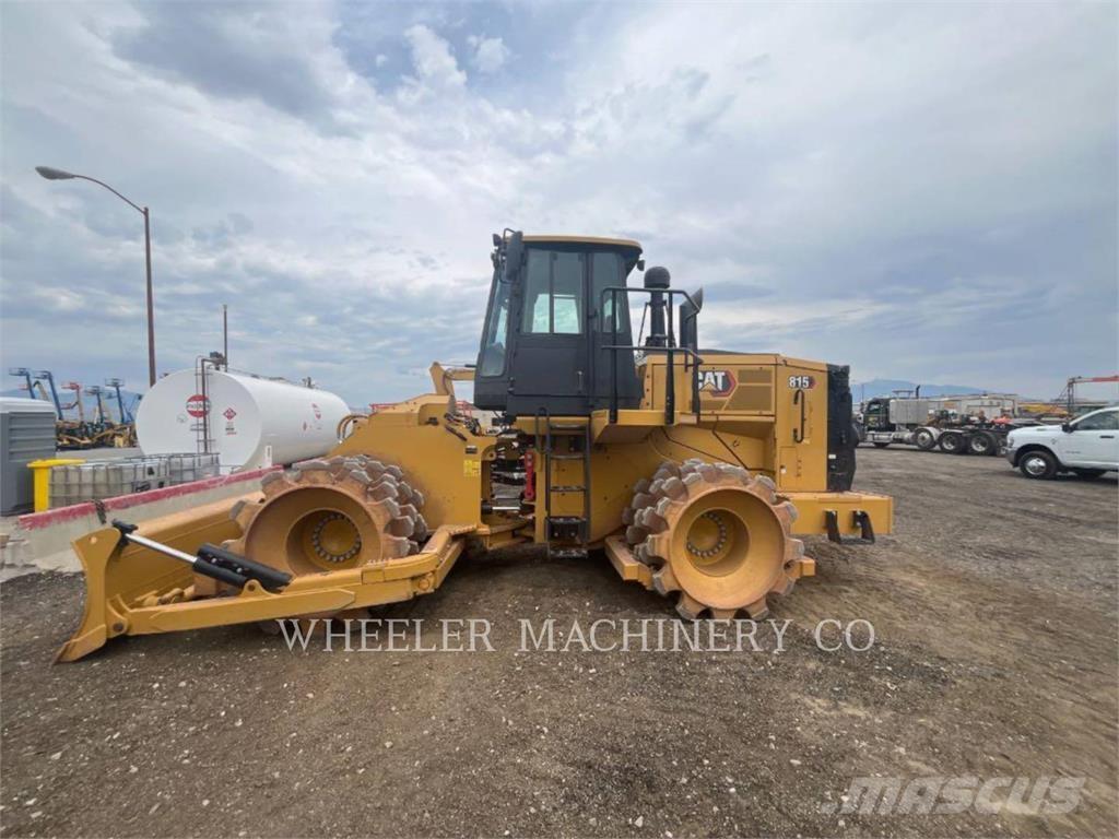 CAT 815 复合式压路机